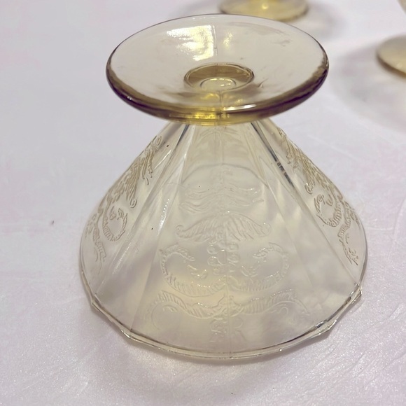 Vintage set of 3 Yellow Depression Glass Footed Bowls MCM - Picture 3 of 8